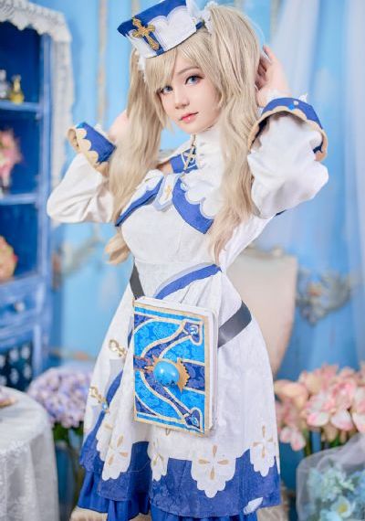 大胸动漫美女挤奶