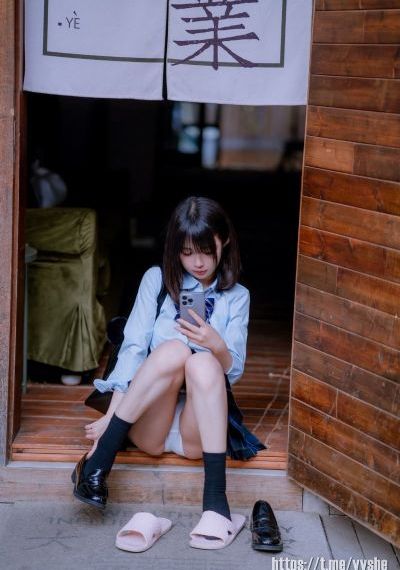 在公交车上弄到高c了公交车视频