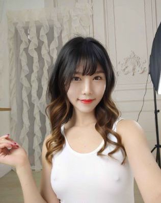 美女邻居在线播放