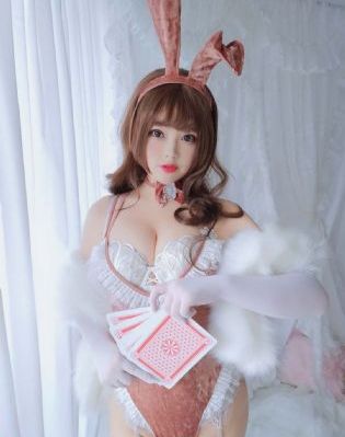 19岁男孩送外卖给妹妹交学费