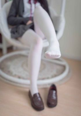 扒开双腿猛进小柔校花视频