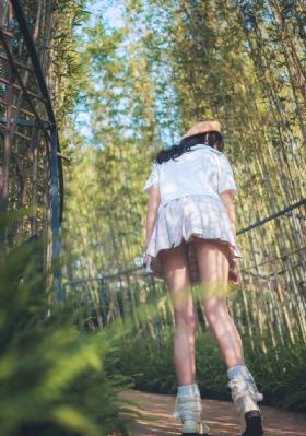 伺候少爷跪尿擦洗含h